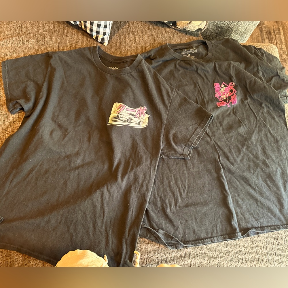 Boys, men’s Medium t-shirts,
